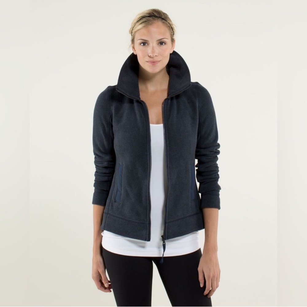 Lululemon En Route Jacket - Size: 2